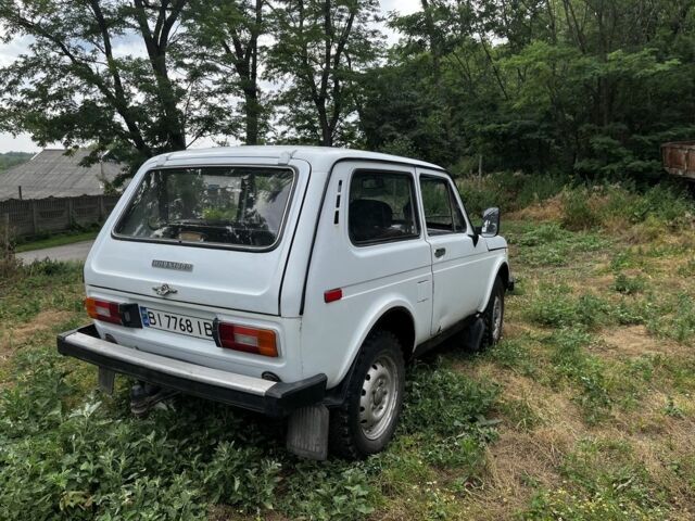 Білий ВАЗ 2121, об'ємом двигуна 1.6 л та пробігом 55 тис. км за 2100 $, фото 2 на Automoto.ua