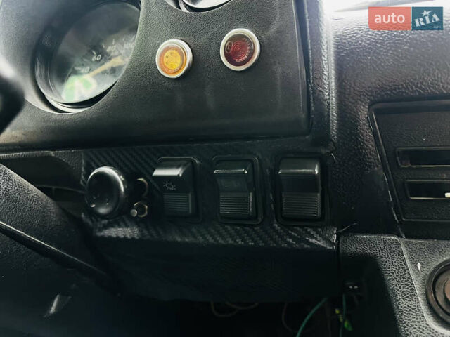 Білий ВАЗ 2121 Нива, об'ємом двигуна 1.7 л та пробігом 170 тис. км за 2300 $, фото 19 на Automoto.ua