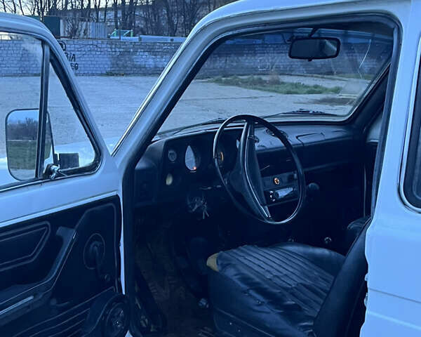 Белый ВАЗ 2121 Нива, объемом двигателя 1.5 л и пробегом 1 тыс. км за 2100 $, фото 11 на Automoto.ua