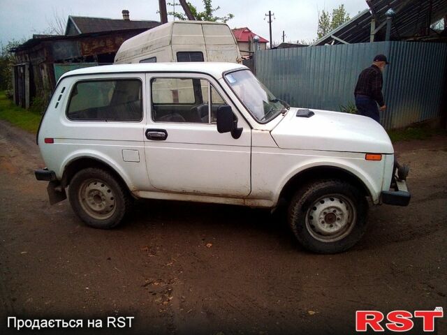 Белый ВАЗ 2121 Нива, объемом двигателя 1.6 л и пробегом 386 тыс. км за 2000 $, фото 3 на Automoto.ua