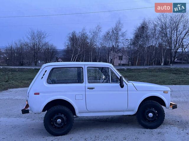 Белый ВАЗ 2121 Нива, объемом двигателя 1.5 л и пробегом 1 тыс. км за 2100 $, фото 5 на Automoto.ua