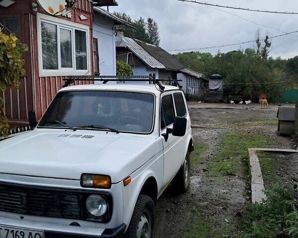 Білий ВАЗ 2121 Нива, об'ємом двигуна 1.6 л та пробігом 90 тис. км за 3500 $, фото 3 на Automoto.ua
