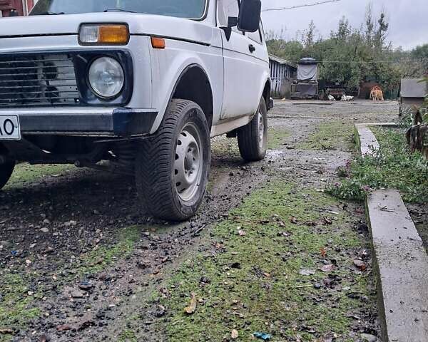 Білий ВАЗ 2121 Нива, об'ємом двигуна 1.6 л та пробігом 90 тис. км за 3500 $, фото 7 на Automoto.ua