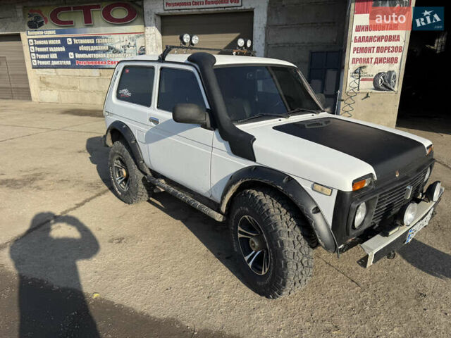 Білий ВАЗ 2121 Нива, об'ємом двигуна 1.9 л та пробігом 120 тис. км за 3500 $, фото 1 на Automoto.ua
