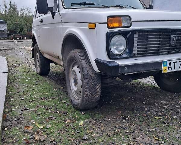 Білий ВАЗ 2121 Нива, об'ємом двигуна 1.6 л та пробігом 90 тис. км за 3500 $, фото 2 на Automoto.ua