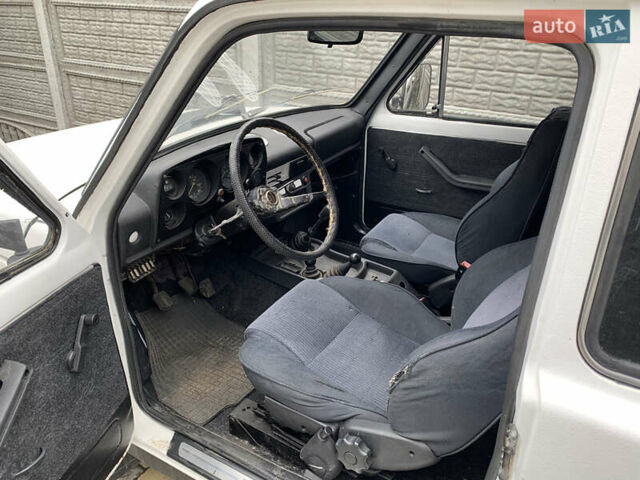 Белый ВАЗ 2121 Нива, объемом двигателя 1.7 л и пробегом 57 тыс. км за 2600 $, фото 2 на Automoto.ua