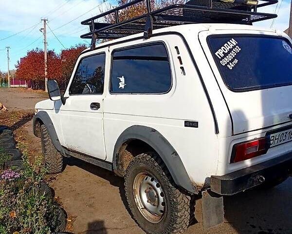 Белый ВАЗ 2121 Нива, объемом двигателя 1.6 л и пробегом 200 тыс. км за 1800 $, фото 4 на Automoto.ua
