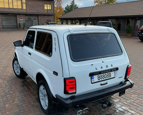 Белый ВАЗ 2121 Нива, объемом двигателя 1.57 л и пробегом 97 тыс. км за 4000 $, фото 5 на Automoto.ua