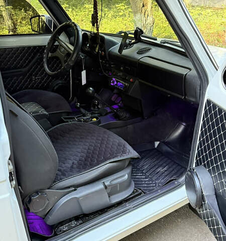 Белый ВАЗ 2121 Нива, объемом двигателя 1.57 л и пробегом 97 тыс. км за 4000 $, фото 7 на Automoto.ua