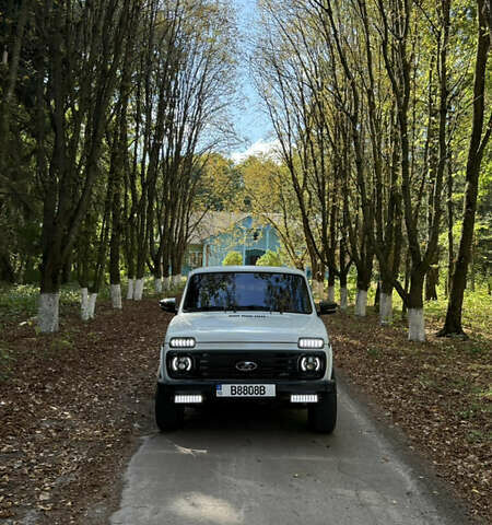 Белый ВАЗ 2121 Нива, объемом двигателя 1.57 л и пробегом 97 тыс. км за 4000 $, фото 9 на Automoto.ua