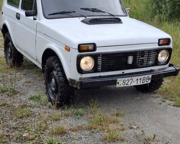 Белый ВАЗ 2121 Нива, объемом двигателя 0 л и пробегом 60 тыс. км за 2600 $, фото 6 на Automoto.ua