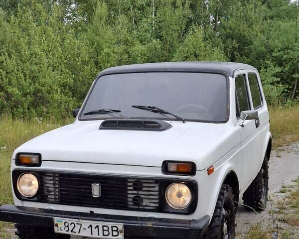 Белый ВАЗ 2121 Нива, объемом двигателя 0 л и пробегом 60 тыс. км за 2600 $, фото 1 на Automoto.ua