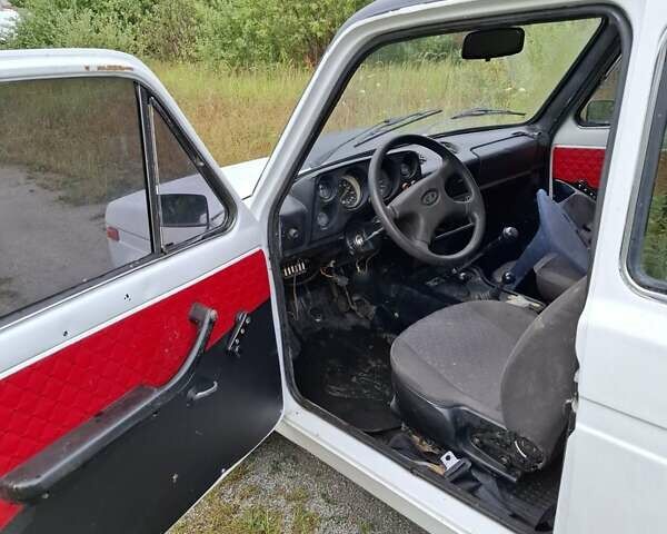 Белый ВАЗ 2121 Нива, объемом двигателя 0 л и пробегом 60 тыс. км за 2600 $, фото 9 на Automoto.ua