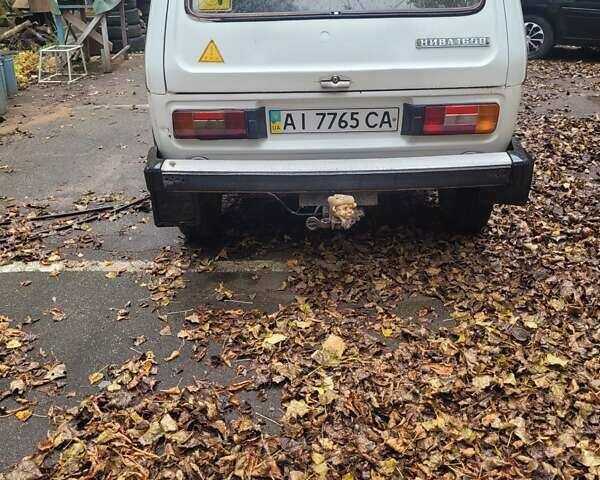 Белый ВАЗ 2121 Нива, объемом двигателя 1.6 л и пробегом 82 тыс. км за 1500 $, фото 4 на Automoto.ua