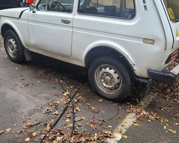 Белый ВАЗ 2121 Нива, объемом двигателя 1.6 л и пробегом 82 тыс. км за 1500 $, фото 6 на Automoto.ua