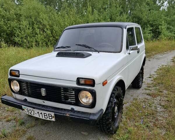 Белый ВАЗ 2121 Нива, объемом двигателя 0 л и пробегом 60 тыс. км за 2600 $, фото 4 на Automoto.ua