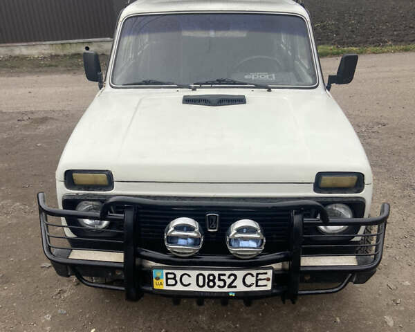 Білий ВАЗ 2121 Нива, об'ємом двигуна 1.6 л та пробігом 30 тис. км за 2600 $, фото 6 на Automoto.ua