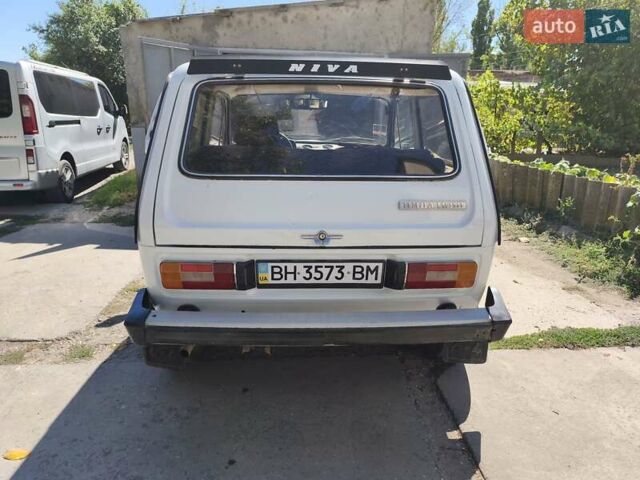Білий ВАЗ 2121 Нива, об'ємом двигуна 1.6 л та пробігом 60 тис. км за 1800 $, фото 1 на Automoto.ua