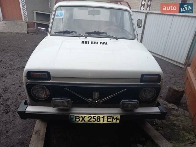 Белый ВАЗ 2121 Нива, объемом двигателя 1.6 л и пробегом 116 тыс. км за 3000 $, фото 3 на Automoto.ua