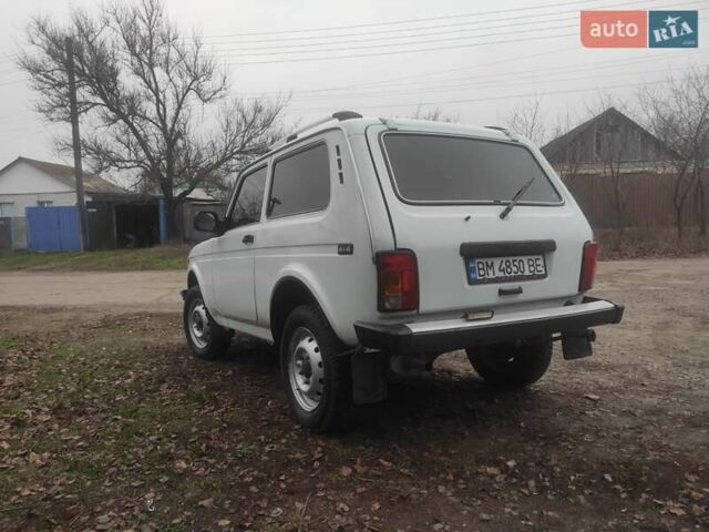 Белый ВАЗ 2121 Нива, объемом двигателя 1.57 л и пробегом 120 тыс. км за 2600 $, фото 1 на Automoto.ua