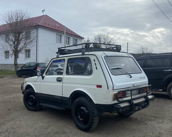 Білий ВАЗ 2121 Нива, об'ємом двигуна 1.6 л та пробігом 30 тис. км за 2600 $, фото 4 на Automoto.ua