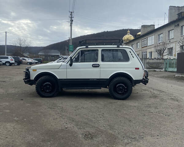 Білий ВАЗ 2121 Нива, об'ємом двигуна 1.6 л та пробігом 30 тис. км за 2600 $, фото 5 на Automoto.ua
