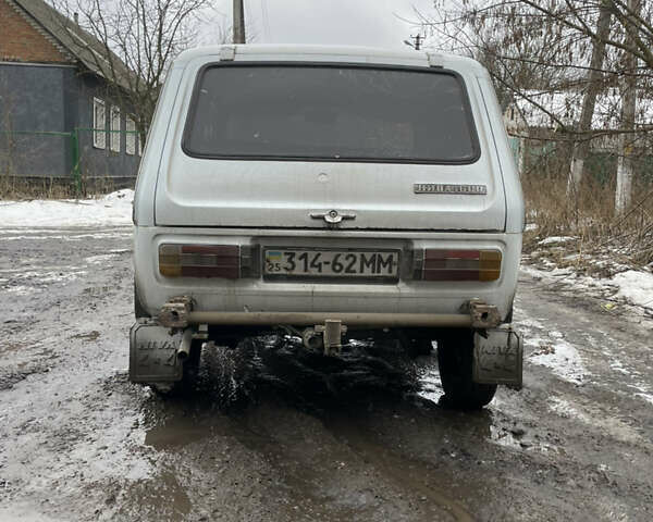 Белый ВАЗ 2121 Нива, объемом двигателя 0 л и пробегом 90 тыс. км за 2000 $, фото 3 на Automoto.ua