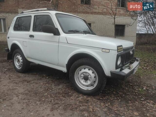 Белый ВАЗ 2121 Нива, объемом двигателя 1.57 л и пробегом 120 тыс. км за 2600 $, фото 3 на Automoto.ua