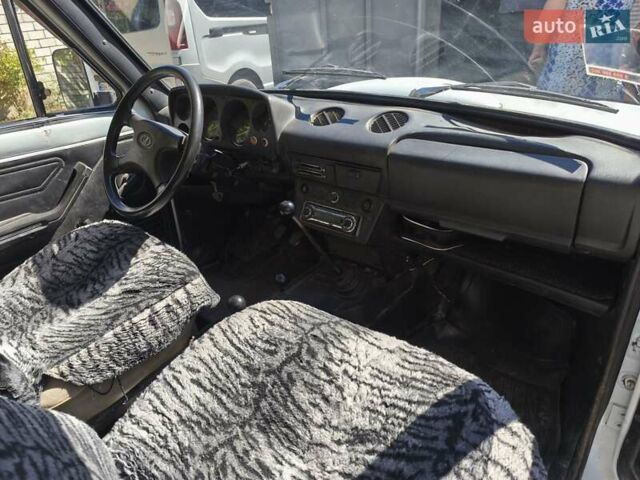 Білий ВАЗ 2121 Нива, об'ємом двигуна 1.6 л та пробігом 60 тис. км за 1800 $, фото 7 на Automoto.ua