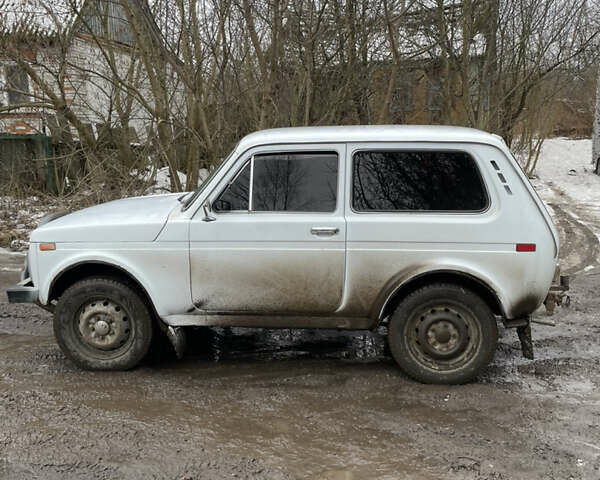 Белый ВАЗ 2121 Нива, объемом двигателя 0 л и пробегом 90 тыс. км за 2000 $, фото 2 на Automoto.ua