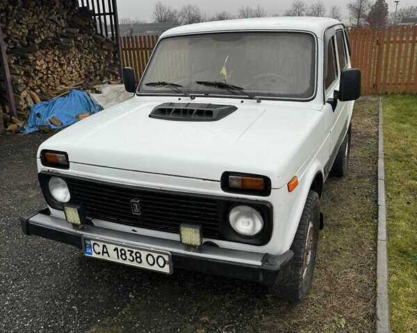 Белый ВАЗ 2121 Нива, объемом двигателя 1.57 л и пробегом 120 тыс. км за 3000 $, фото 7 на Automoto.ua