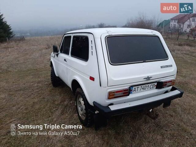 Белый ВАЗ 2121 Нива, объемом двигателя 1.6 л и пробегом 96 тыс. км за 2700 $, фото 6 на Automoto.ua