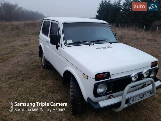 Белый ВАЗ 2121 Нива, объемом двигателя 1.6 л и пробегом 96 тыс. км за 2700 $, фото 3 на Automoto.ua