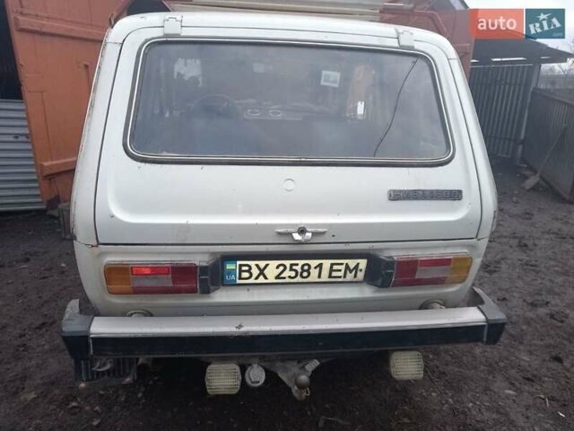 Белый ВАЗ 2121 Нива, объемом двигателя 1.6 л и пробегом 116 тыс. км за 3000 $, фото 4 на Automoto.ua