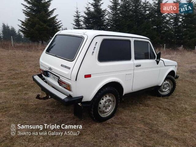 Белый ВАЗ 2121 Нива, объемом двигателя 1.6 л и пробегом 96 тыс. км за 2700 $, фото 4 на Automoto.ua