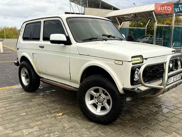 Білий ВАЗ 2121 Нива, об'ємом двигуна 1.6 л та пробігом 100 тис. км за 2600 $, фото 1 на Automoto.ua