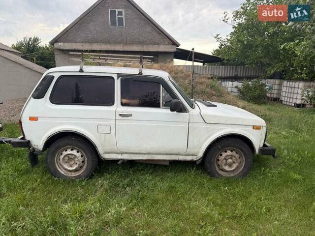 Білий ВАЗ 2121 Нива, об'ємом двигуна 1.57 л та пробігом 200 тис. км за 2100 $, фото 2 на Automoto.ua