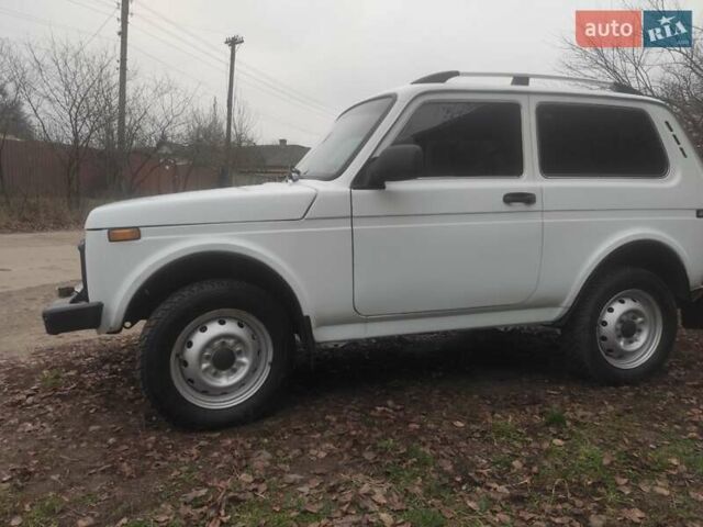 Белый ВАЗ 2121 Нива, объемом двигателя 1.57 л и пробегом 120 тыс. км за 2600 $, фото 8 на Automoto.ua