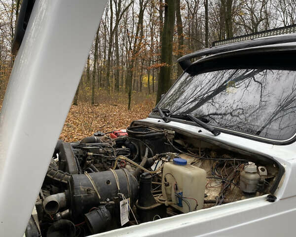 Белый ВАЗ 2121 Нива, объемом двигателя 1.9 л и пробегом 25 тыс. км за 4000 $, фото 5 на Automoto.ua