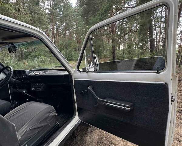 Белый ВАЗ 2121 Нива, объемом двигателя 1.6 л и пробегом 360 тыс. км за 2800 $, фото 7 на Automoto.ua