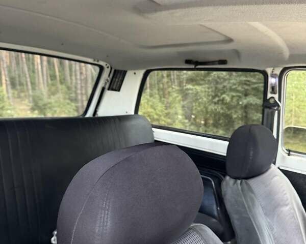 Белый ВАЗ 2121 Нива, объемом двигателя 1.6 л и пробегом 360 тыс. км за 2800 $, фото 4 на Automoto.ua