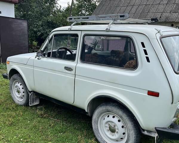 Білий ВАЗ 2121 Нива, об'ємом двигуна 1.57 л та пробігом 150 тис. км за 2500 $, фото 1 на Automoto.ua