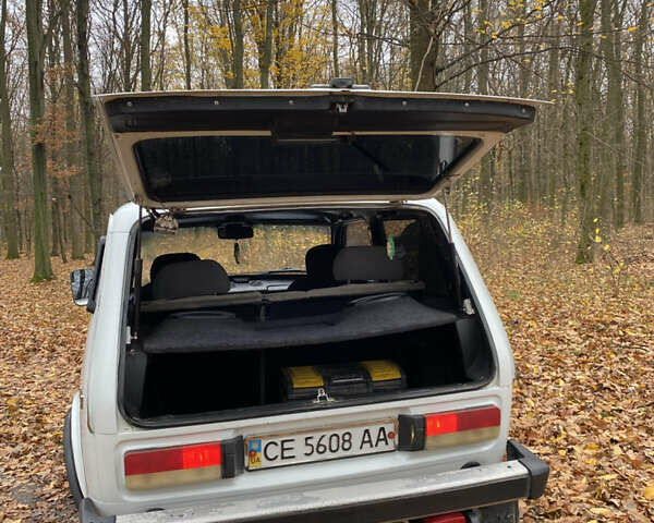 Белый ВАЗ 2121 Нива, объемом двигателя 1.9 л и пробегом 25 тыс. км за 4000 $, фото 4 на Automoto.ua