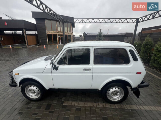 Белый ВАЗ 2121 Нива, объемом двигателя 1.57 л и пробегом 59 тыс. км за 2700 $, фото 3 на Automoto.ua