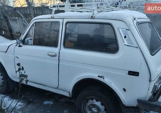Білий ВАЗ 2121 Нива, об'ємом двигуна 1.57 л та пробігом 110 тис. км за 1800 $, фото 5 на Automoto.ua