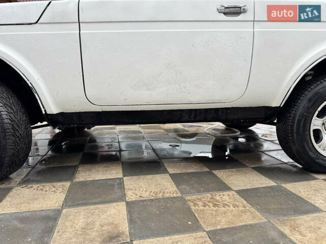 Белый ВАЗ 2121 Нива, объемом двигателя 1.6 л и пробегом 5 тыс. км за 2300 $, фото 8 на Automoto.ua