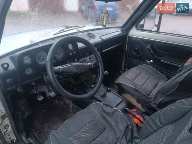 Белый ВАЗ 2121 Нива, объемом двигателя 1.6 л и пробегом 250 тыс. км за 1500 $, фото 3 на Automoto.ua