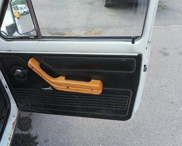 Белый ВАЗ 2121 Нива, объемом двигателя 1.57 л и пробегом 64 тыс. км за 2500 $, фото 5 на Automoto.ua