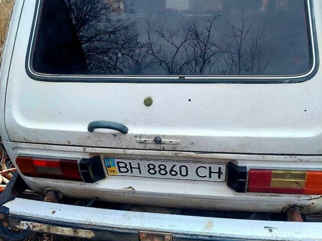 Белый ВАЗ 2121 Нива, объемом двигателя 2 л и пробегом 888 тыс. км за 1300 $, фото 5 на Automoto.ua