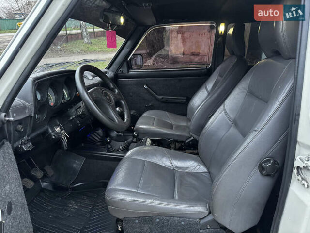 Белый ВАЗ 2121 Нива, объемом двигателя 1.6 л и пробегом 50 тыс. км за 2999 $, фото 7 на Automoto.ua